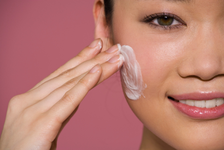 Regular Moisturizing is Must For Good Skin